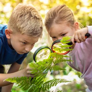 Netradičná telesná výchova v 1.B – hľadanie znakov jari